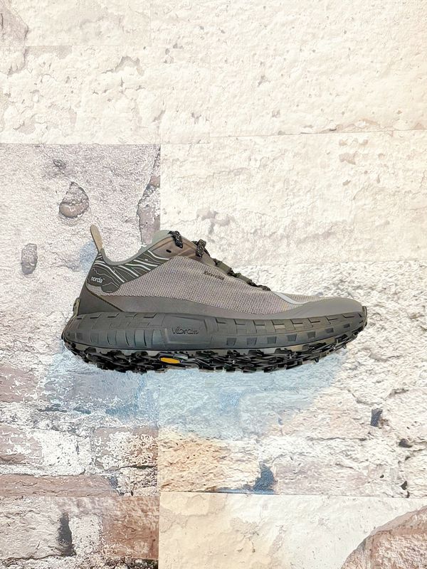 001 G+ Spike M Black