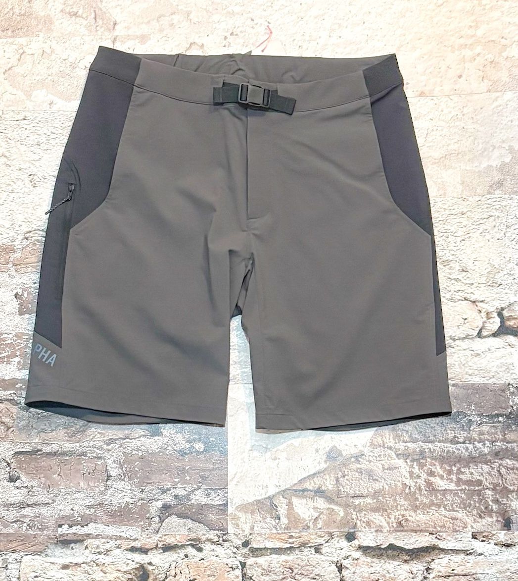 Men&#39;s Explore Shorts, Color: Grey/Black Charcoal, Size: Medium