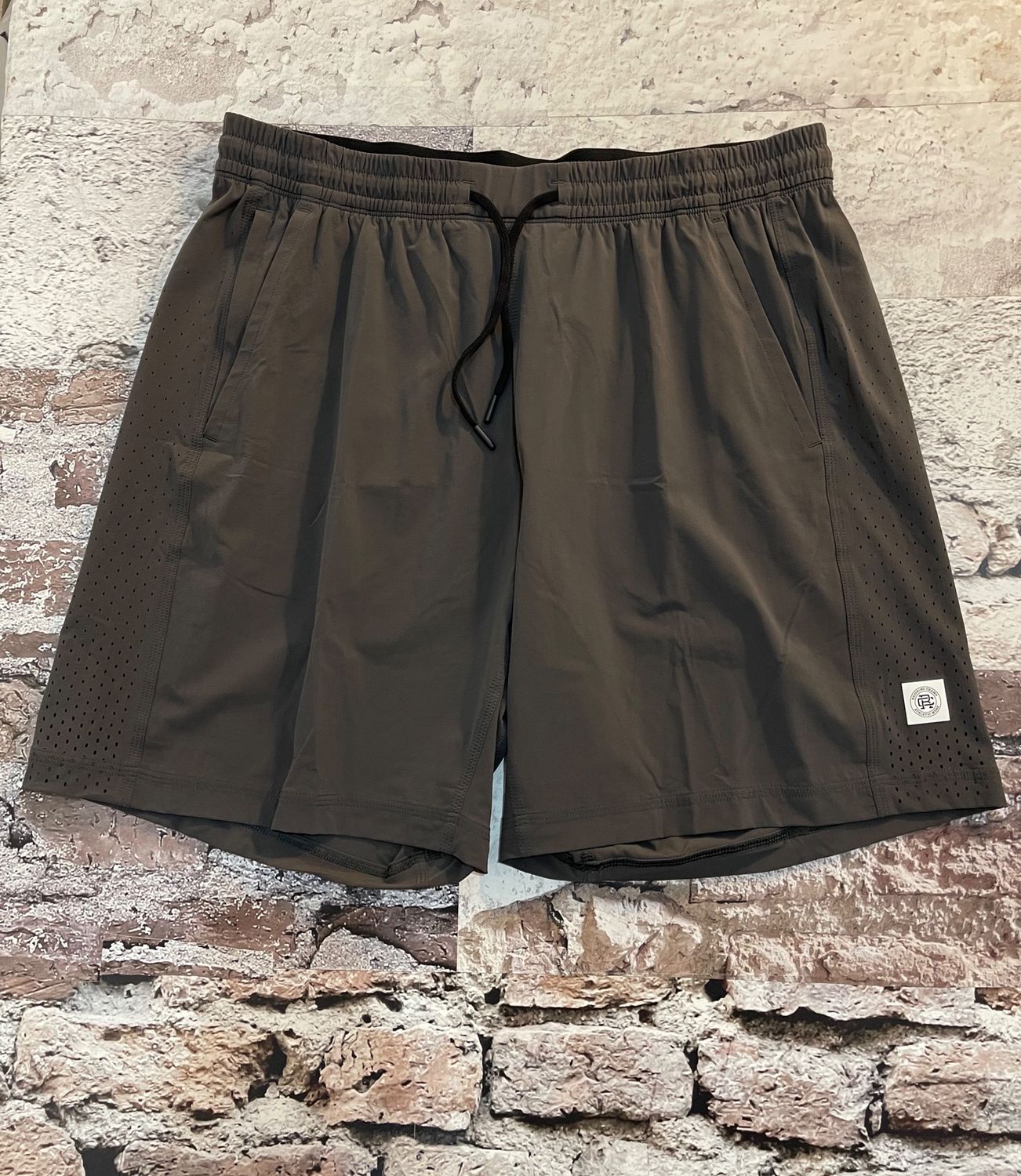 4 - Way Stretch 7&quot; Training Short, Color: Carbon, Size: Medium