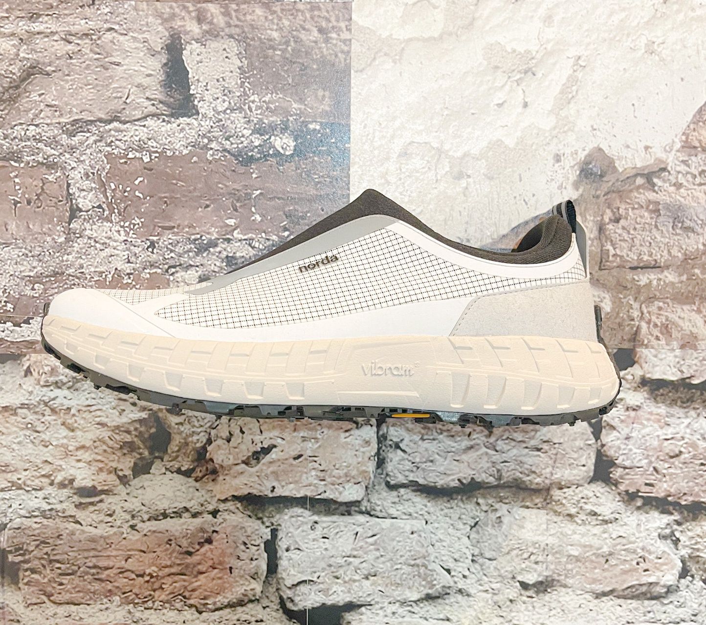 Norda 003 M Ash, Size: 10, Color: Cinder