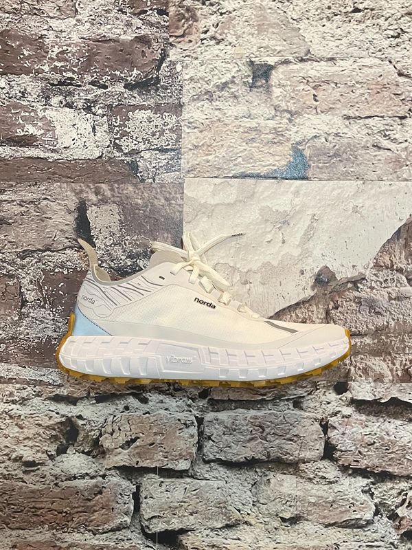 Norda 001 W White / Gum