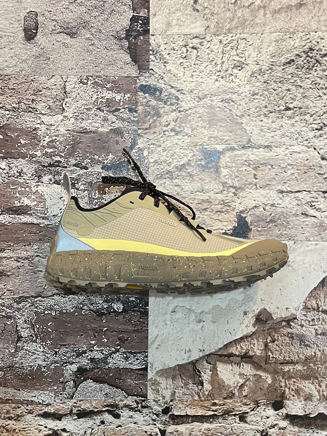 Norda 001A W, Color: Calcite, Size: 8.5