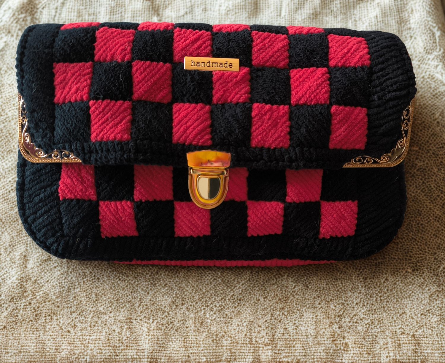 Damier rouge et noir