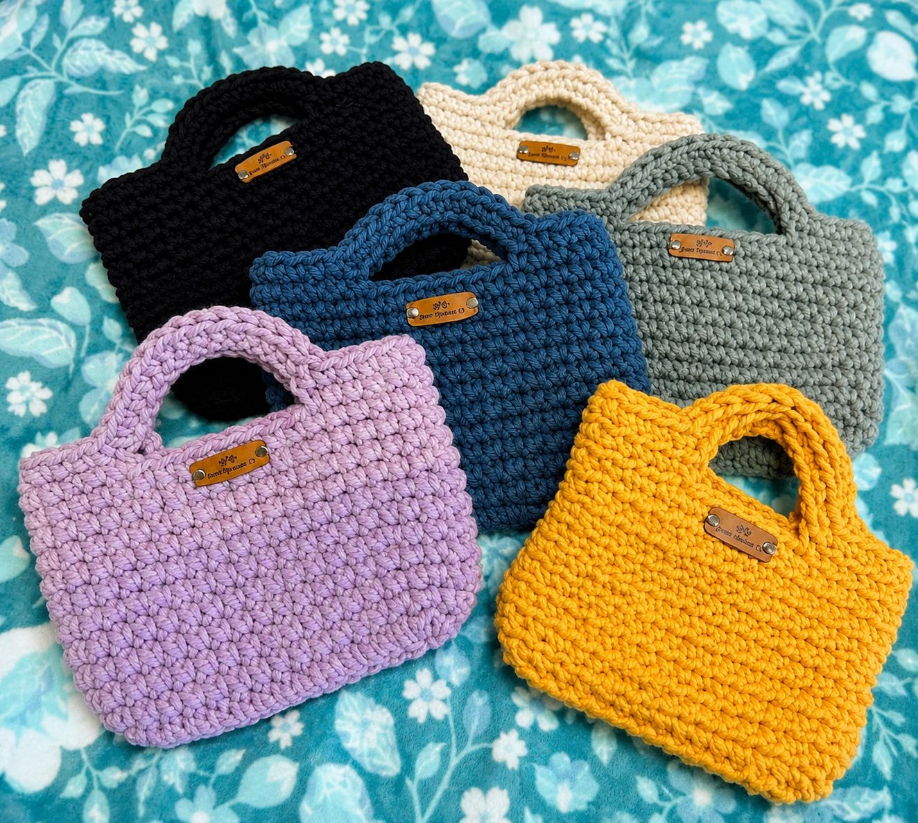 Pocket Tote Collection