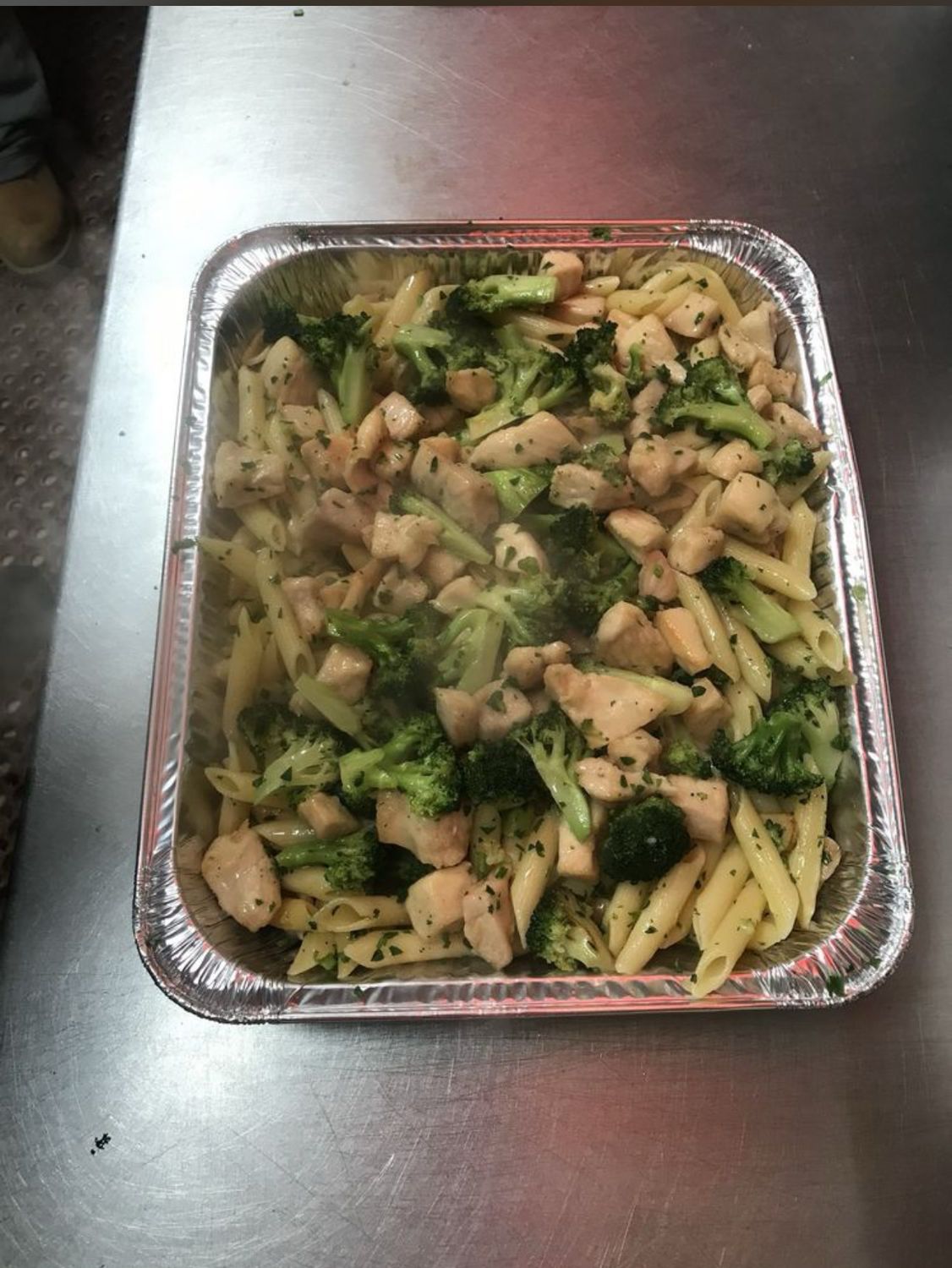 Penne with Chicken, Broccoli, Garlic & Oil - Catering