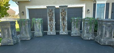 (2) 7ft Pillars  w/Skeletons and Swords **Other Sizes Available** Ask about Accessories