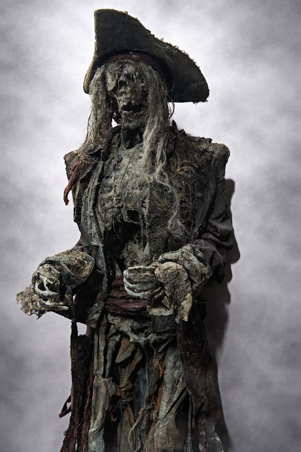 Unearthed Pirate Captain Skeleton – Decayed Corpsed Haunted Graveyard Prop