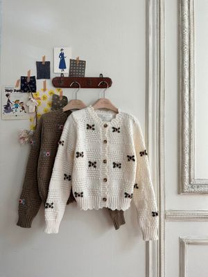 CASACO DE MALHA BORDADO FLORAL MOM