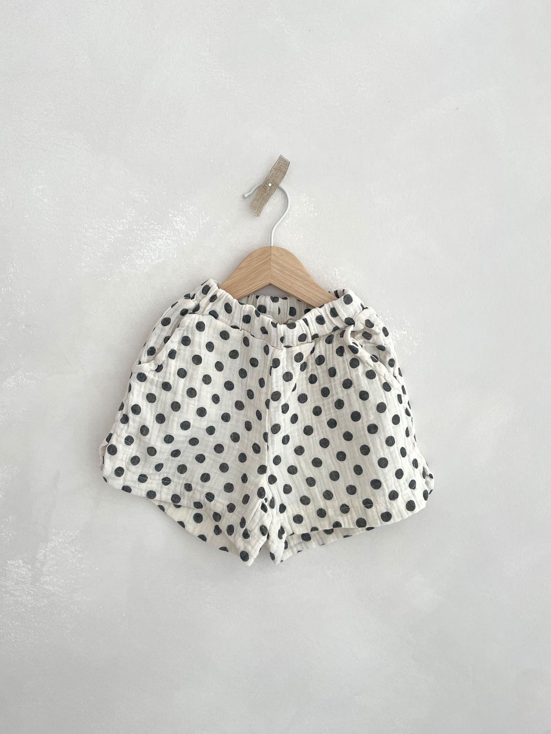 CALÇÕES BERMUDA COM BOLINHAS