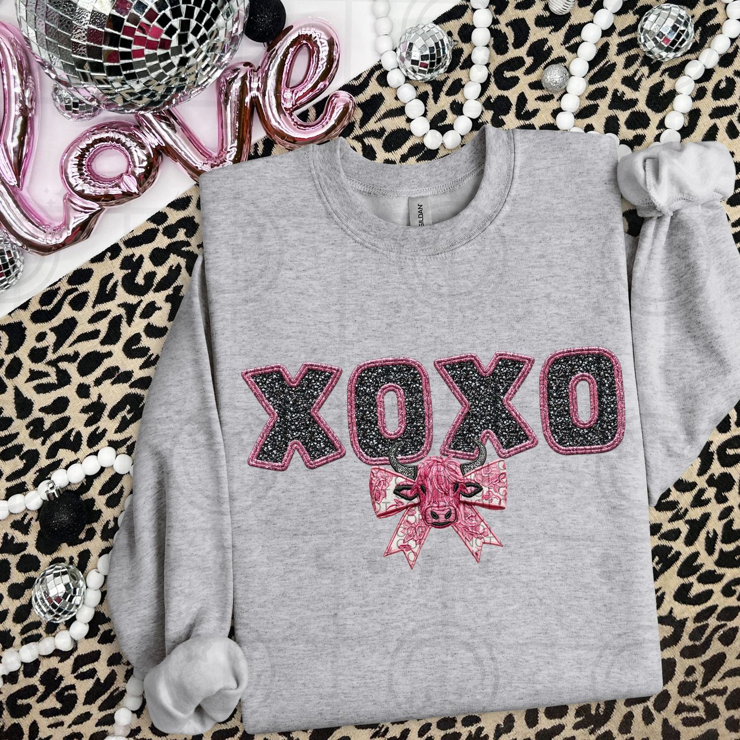 XOXO Highland Cow Pink Bow