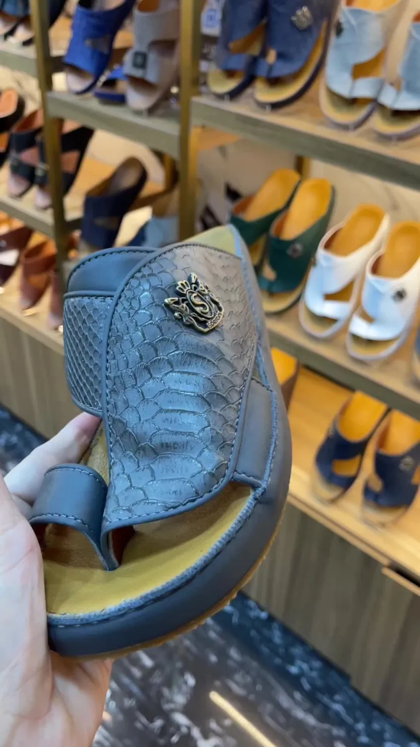 Showroom(video)