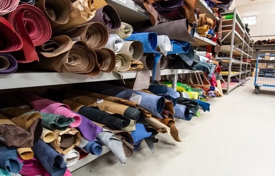 LEATHER SHOWROOM- قائمة الجلود