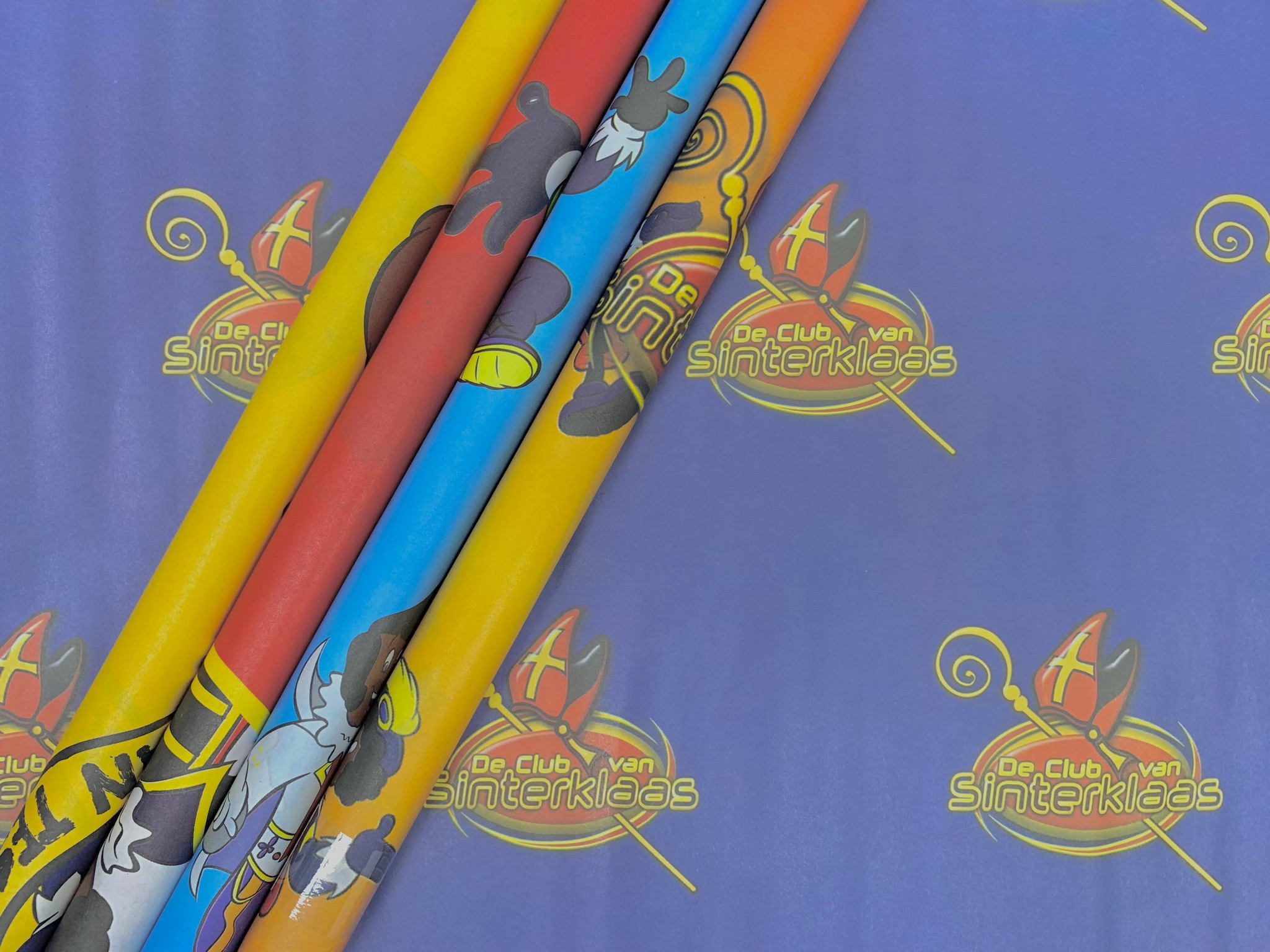 20x Pakket met 5 rollen Sinterklaaspapier 100 x 52 cm