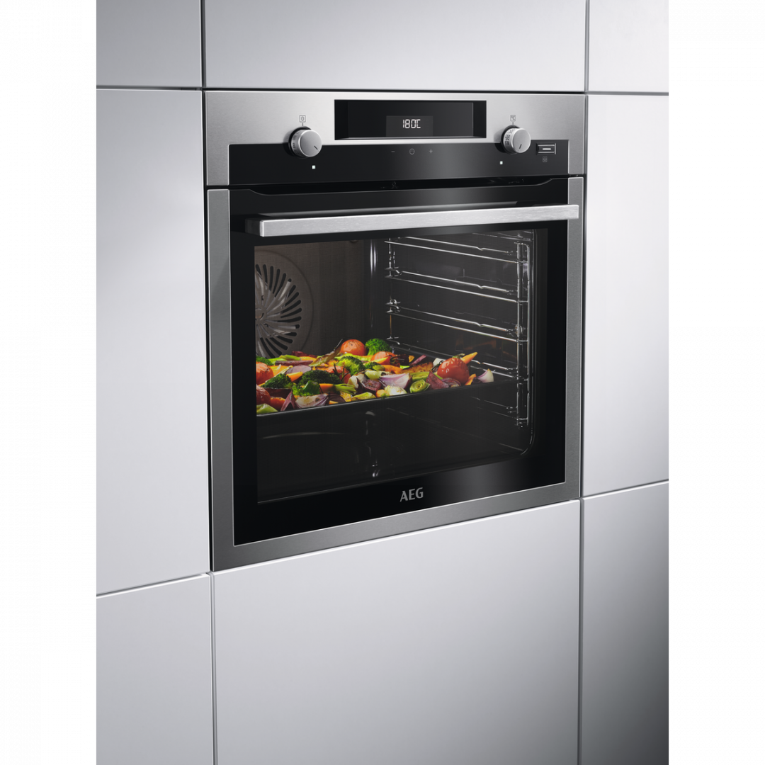 AEG BPS555020M 6000 SteamBake Pyrolytische enkele Oven RVS AEG BPS555020M 6000 SteamBake Pyrolytische enkele Oven RVS