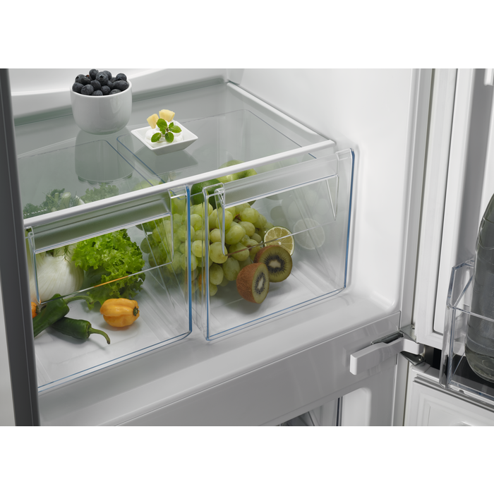 Zanussi ZNNN18ES3 Koel-vriescombi 177,2 cm Wit Zanussi ZNNN18ES3 Koel-vriescombi 177,2 cm Wit