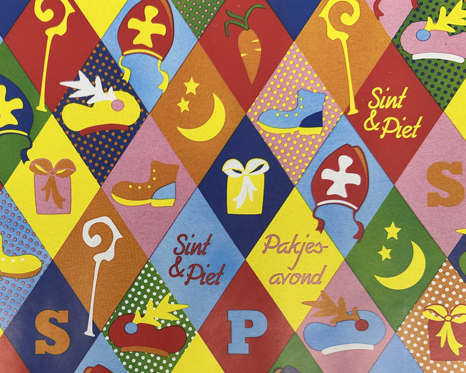 Sinterklaas Inpakpapier / Kadopapier 300 x 70 cm - 30 rollen Sinterklaas Inpakpapier / Kadopapier 300 x 70 cm - 30 rollen