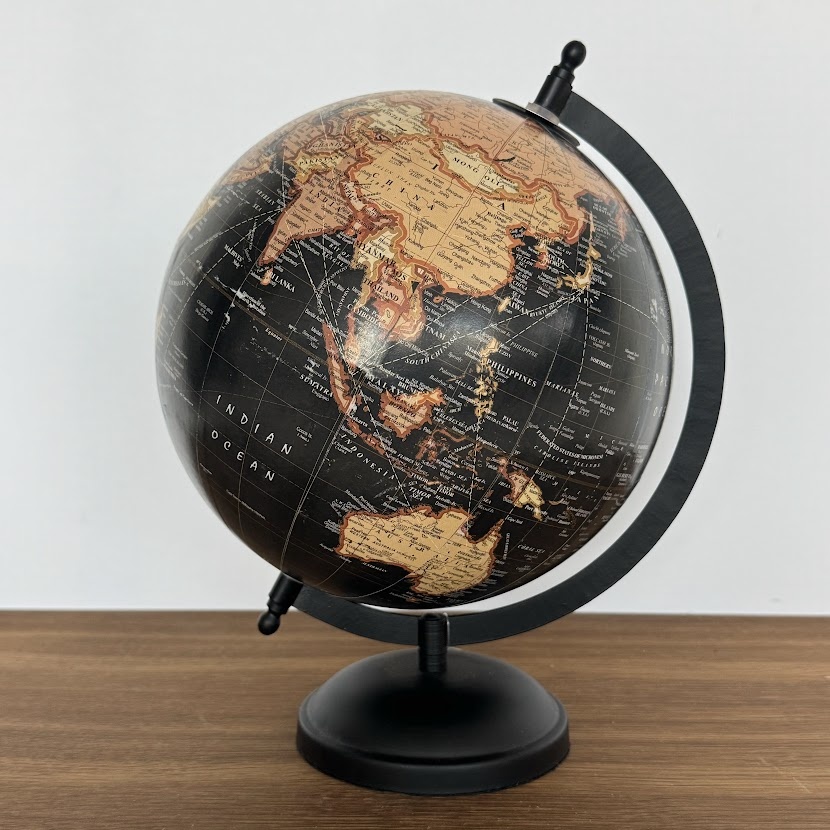 Wereldbol Goudkleurig - 20 x 32 cm Wereldbol Goudkleurig - 20 x 32 cm