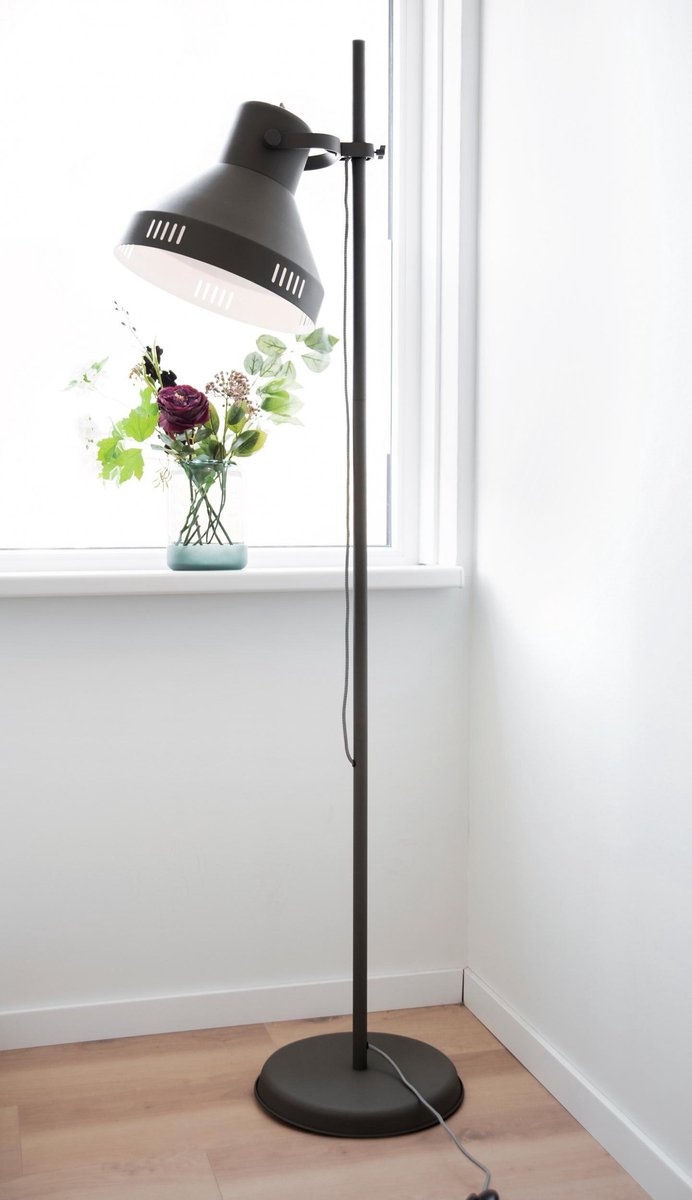 Leitmotiv Floor Lamp Tuned 180 cm - iron black Leitmotiv Floor Lamp Tuned 180 cm - iron black