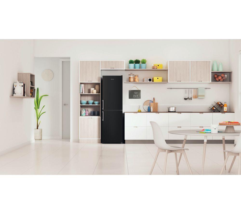 Indesit IB55-732B Vrijstaande Koel-Vriescombi 183cm Zwart Indesit IB55-732B Vrijstaande Koel-Vriescombi 183cm Zwart