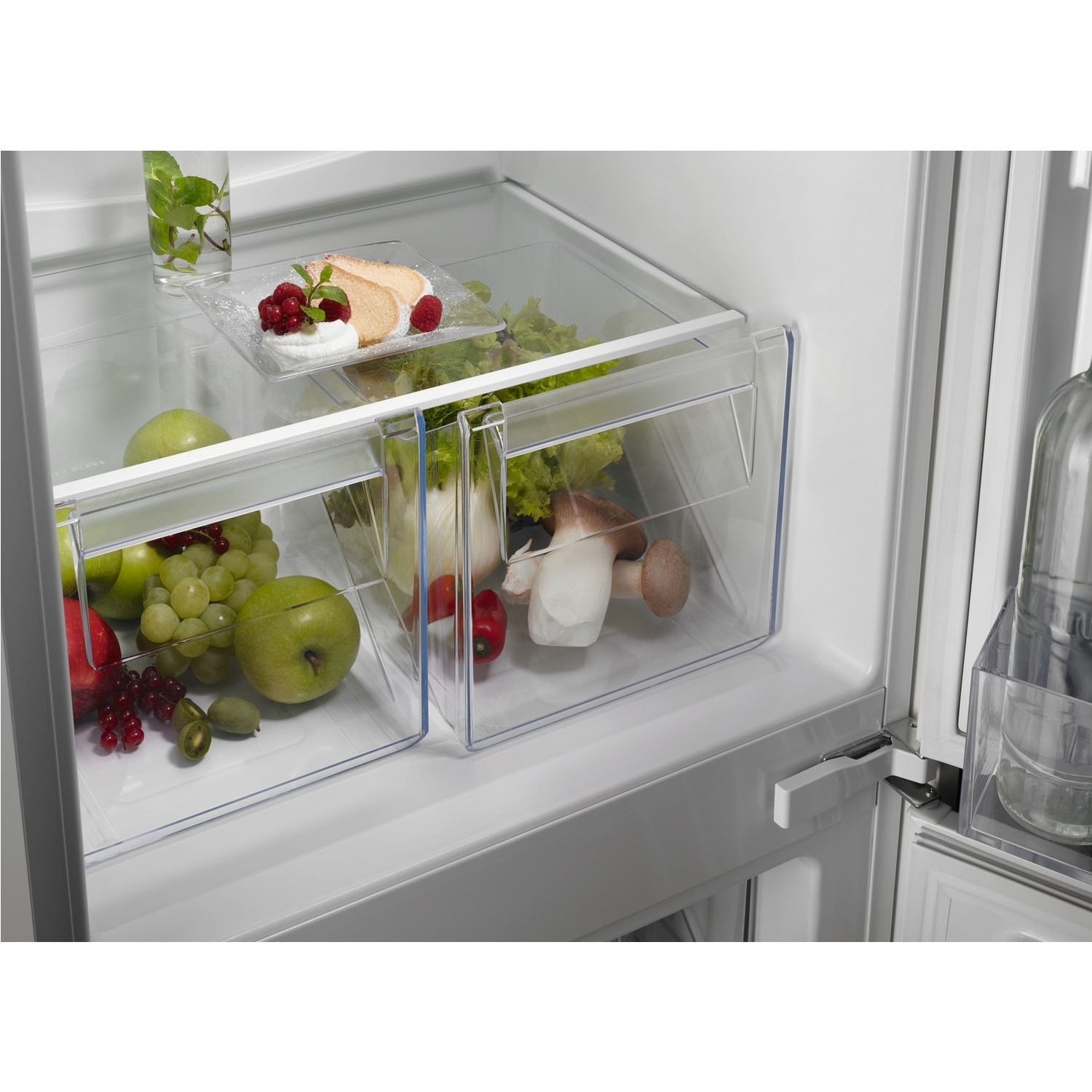 AEG OSC6T185ES Inbouw Koel-Vriescombi 178cm 242L No Frost AEG OSC6T185ES Inbouw Koel-Vriescombi 178cm 242L No Frost
