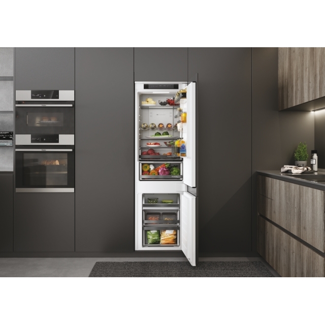 Haier HBW5518dk Inbouw Koel-Vriescombi 177cm 248L FreeFrost Haier HBW5518dk Inbouw Koel-Vriescombi 177cm 248L FreeFrost