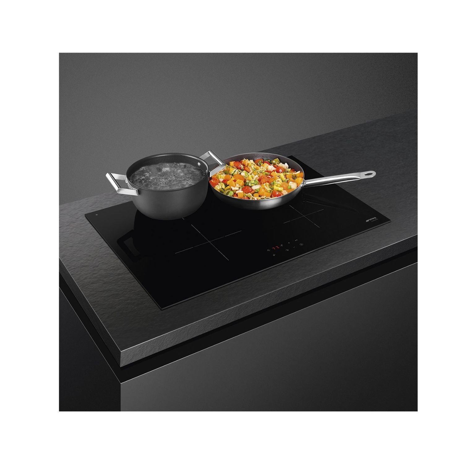 Smeg SI2741D Inbouw Inductiekookplaat 75x51cm 4 pits Zwart Smeg SI2741D Inbouw Inductiekookplaat 75x51cm 4 pits Zwart