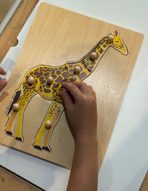 Ξύλινο Πάζλ Καμηλοπάρδαλη με Λαβές