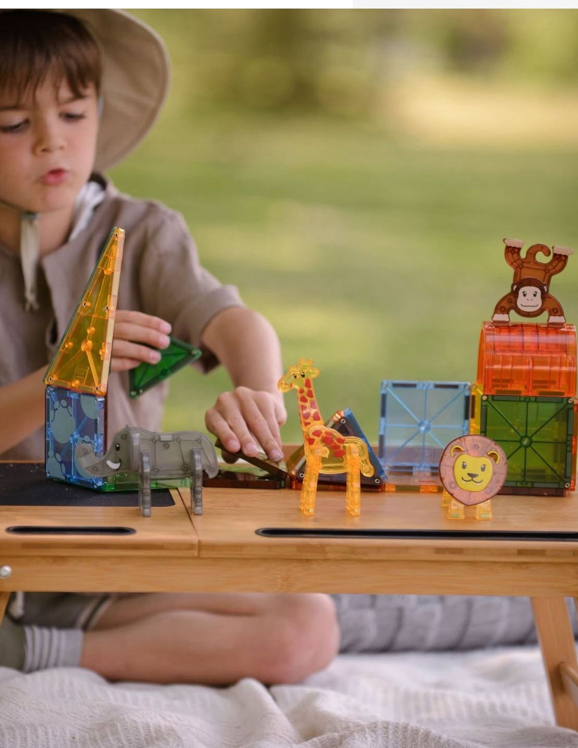 αγαπημενο safari για τα παιδια μεσα απο ατελειωτες κατασκευες με τα μαγνητικα πλακιδια magnatiles