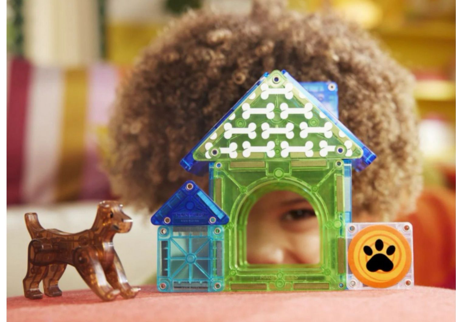magna tiles σπιτακι του σκυλου, με φιγούρα σκύλου