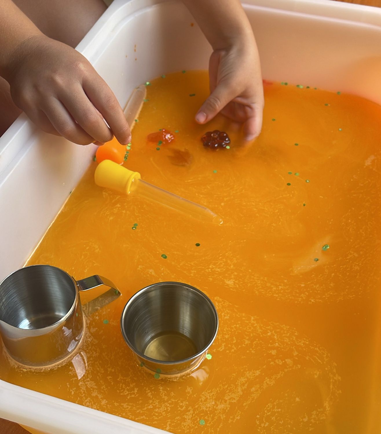 Φθινοπωρινό Messy Play