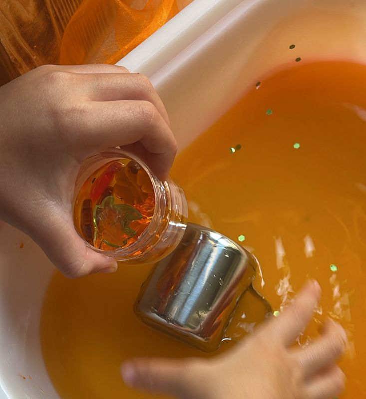 Φθινοπωρινό Messy Play