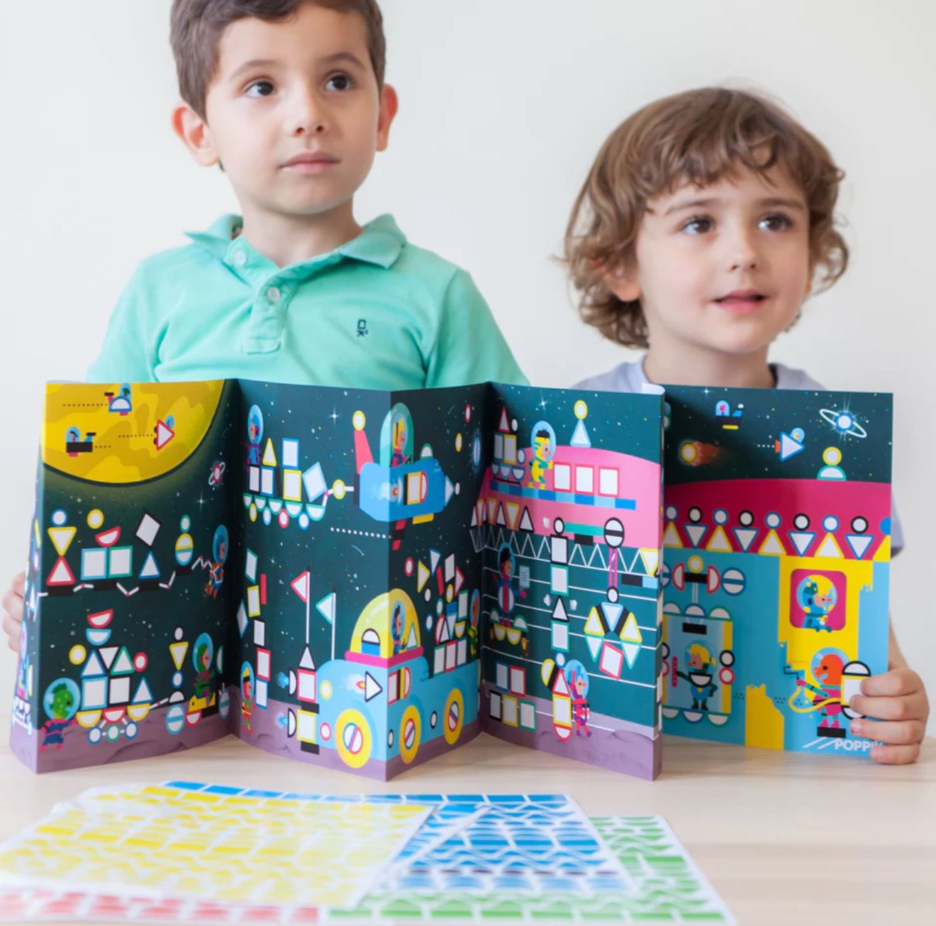 Μεγάλο Μωσαϊκό με 750 αυτοκόλλητα – Σύμπαν