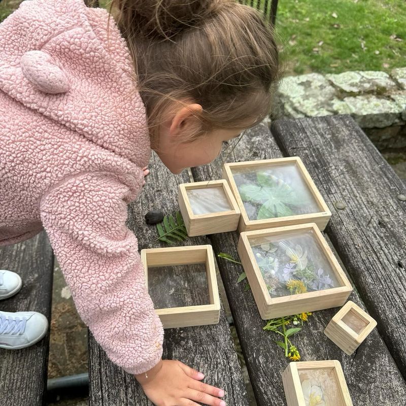 Ξύλινα Τουβλάκια Με Μεγεθυντικό Φακό