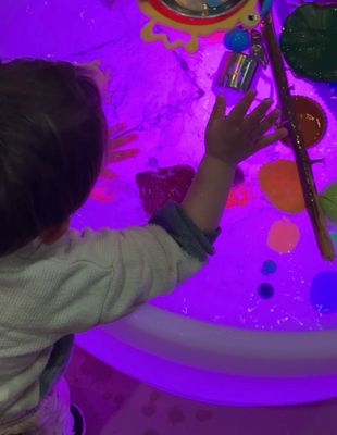 messy play, τραπέζι δραστηριοτήτων, εργαλεία messy play, δραστηριότητες messy play,εργαστήρια messy play