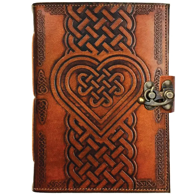 JOURNAL EN CUIR CELTIC COEUR