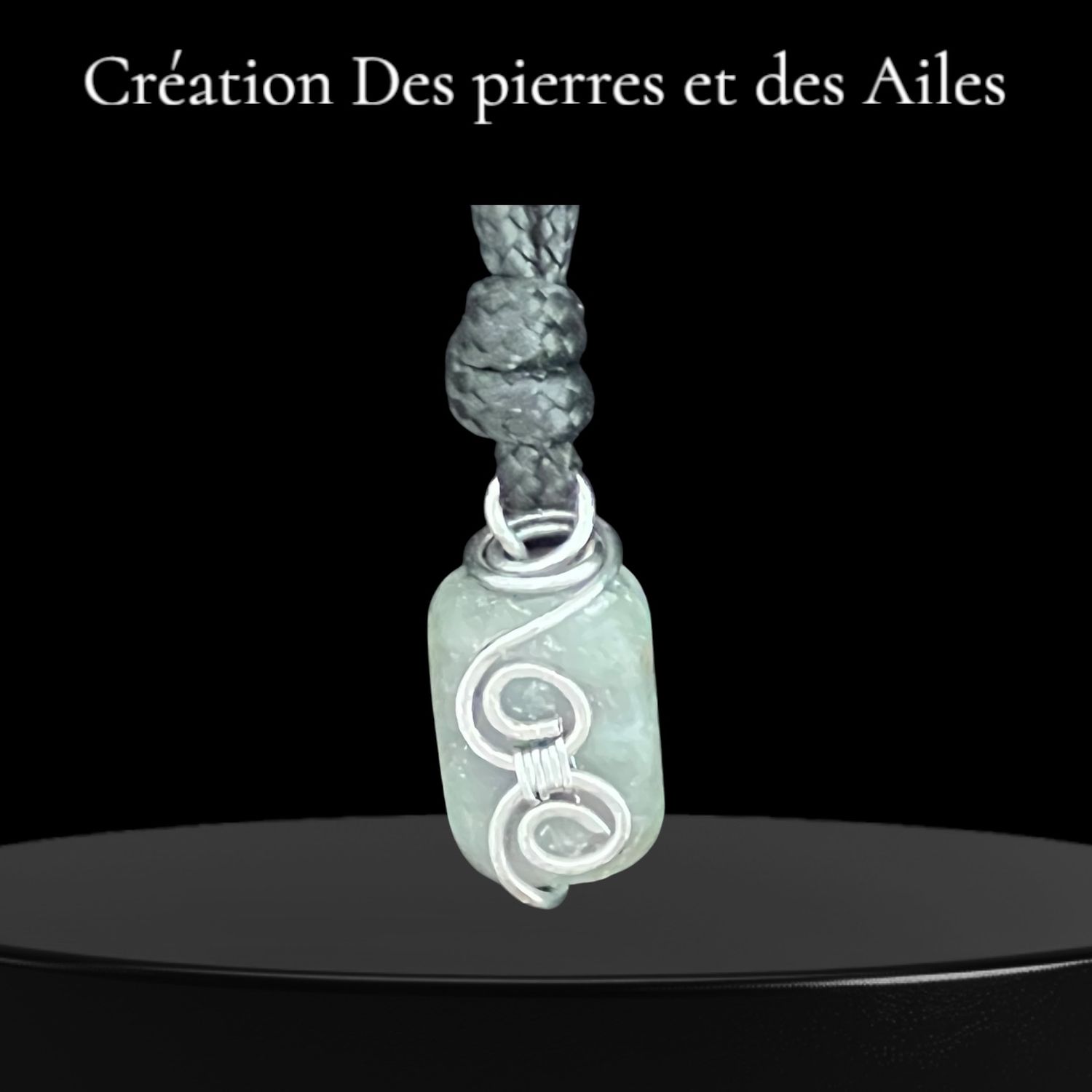 PENDENTIF LABRADORITE SUR CORDON TRESSÉ
