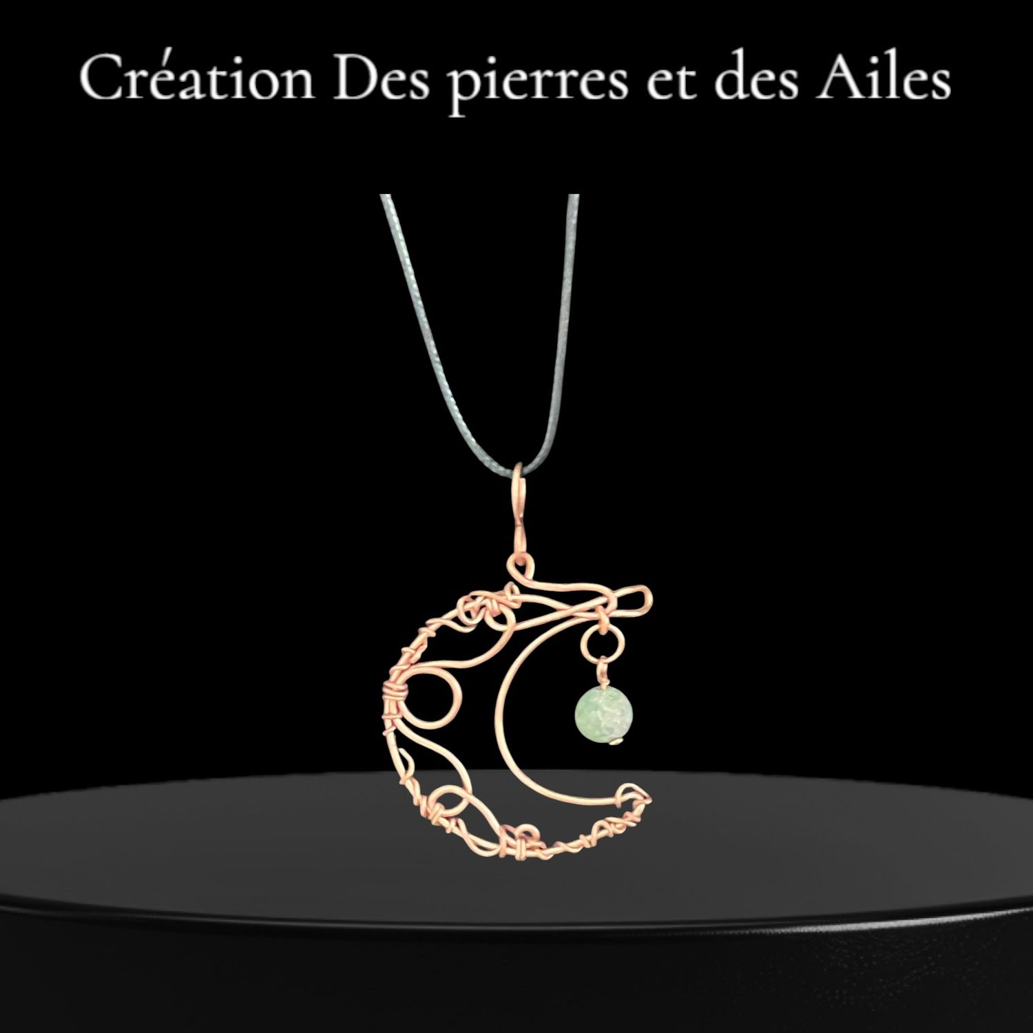 PENDENTIF CROISSANT DE LUNE EN CUIVRE ET AVENTURINE