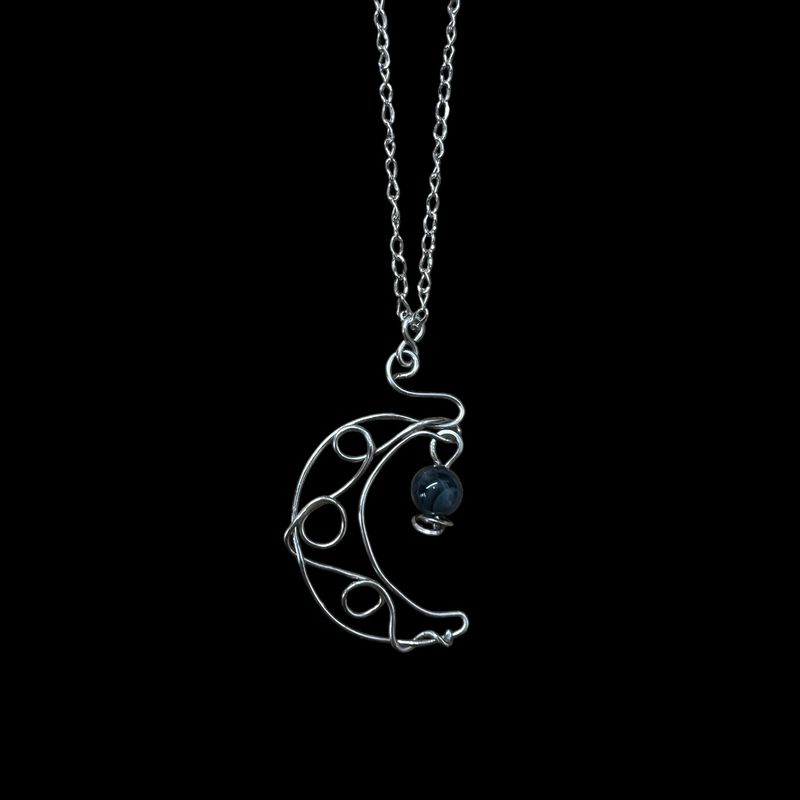 PENDENTIF CROISSANT DE LUNE ET AGATHE NOIRE