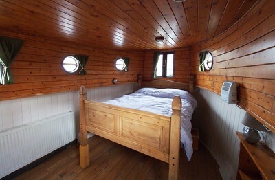 Roisin Dubh Houseboat - Self-catering - 2 nights stay - Max 6 people