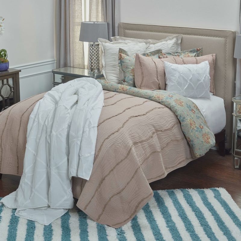 Rizzy Home King Quilt, Taupe