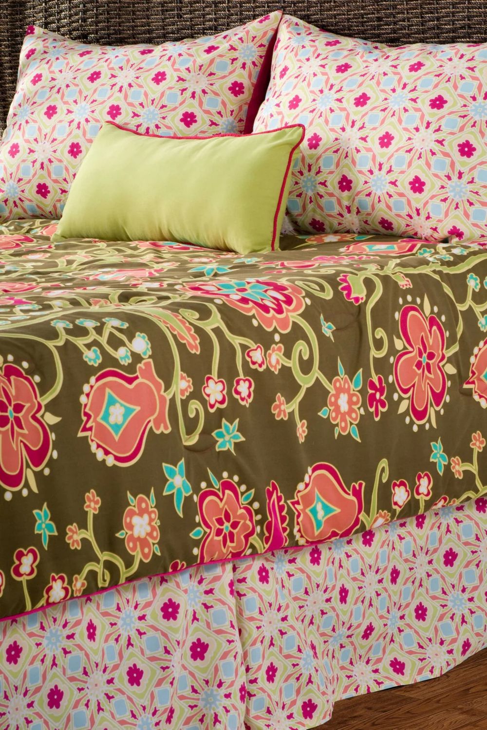Rizzy Home Suzi Q Comforter Set, Brown and Pink Floral