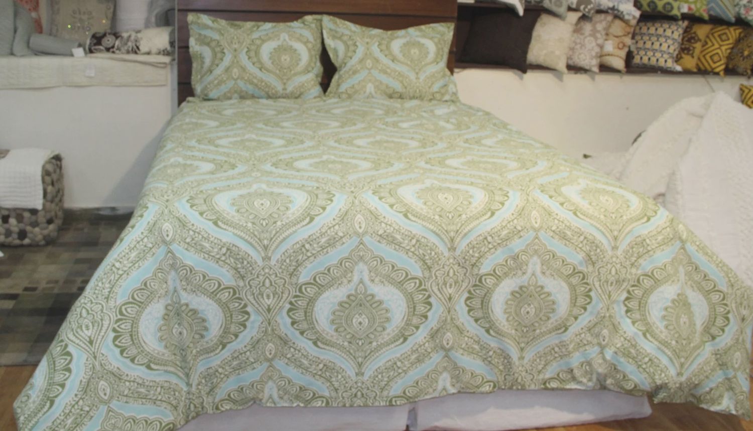 Rizzy Home Duvet Cover Set, Aqua and Green Paisley