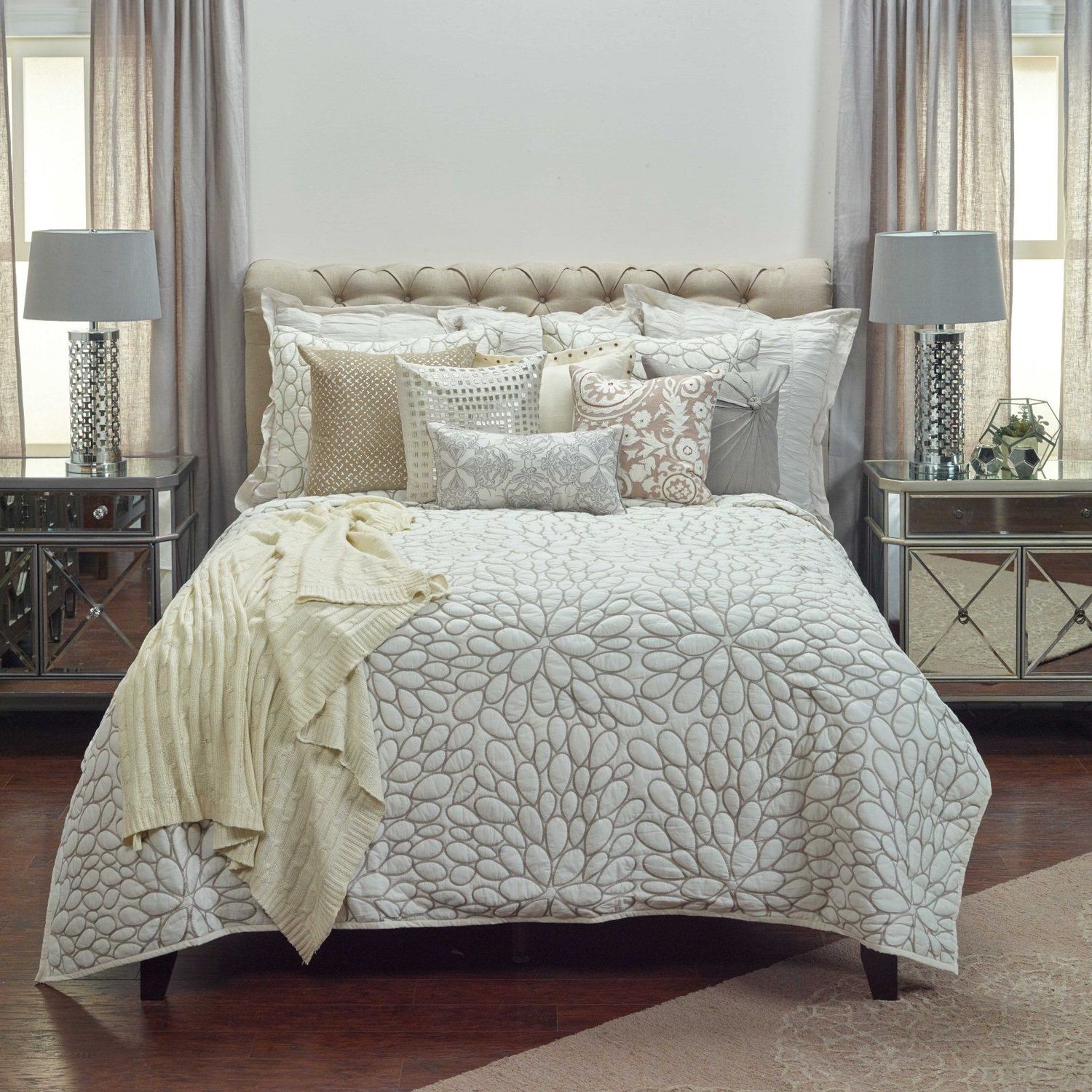 Rizzy Home Quilt, Ivory Floral, Size: Queen
