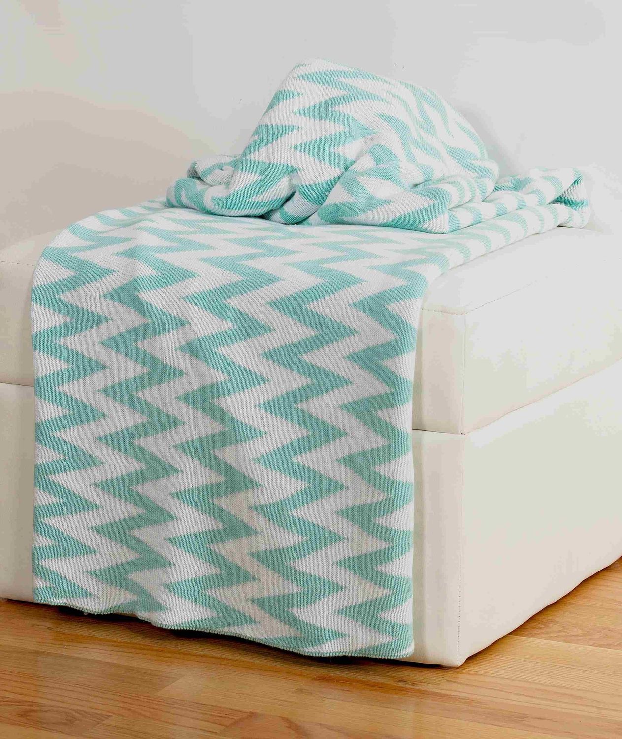 Rizzy Home Throw Blanket, Turquoise Zig Zag
