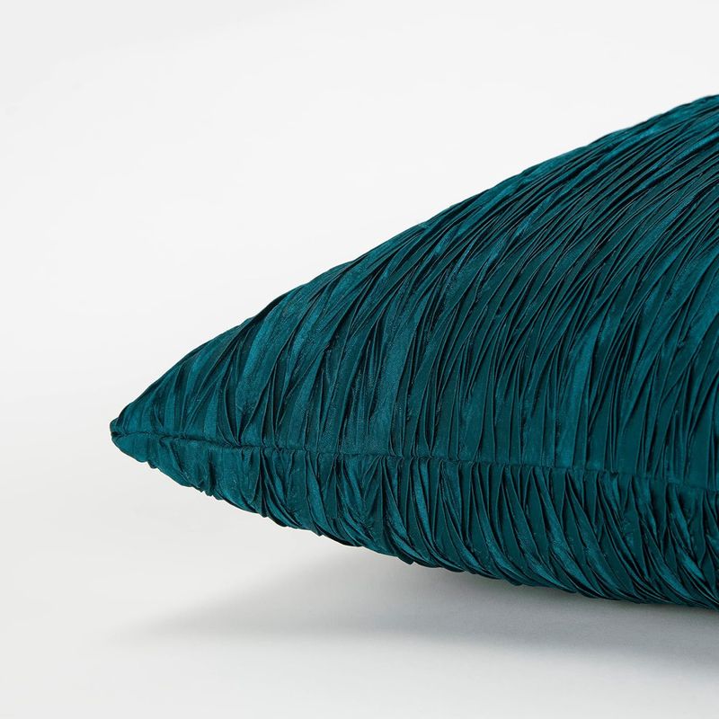 Rizzy Home Decorative Pillow, Crinkle Texture Peacock Teal