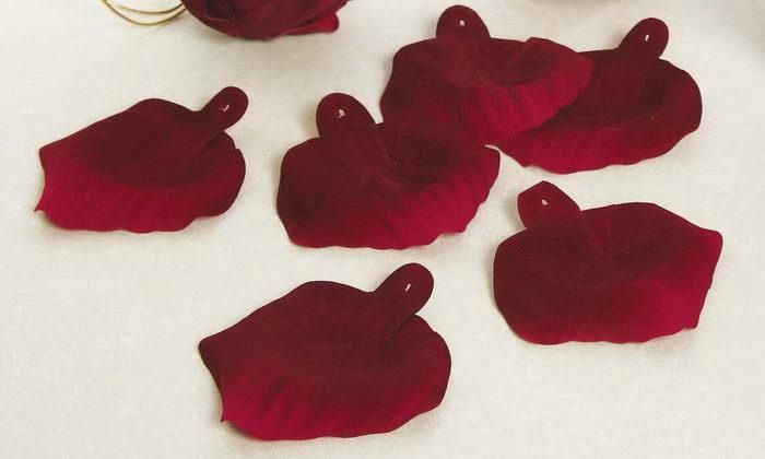Velvet Rose Petal 34Pc/2.75" Red