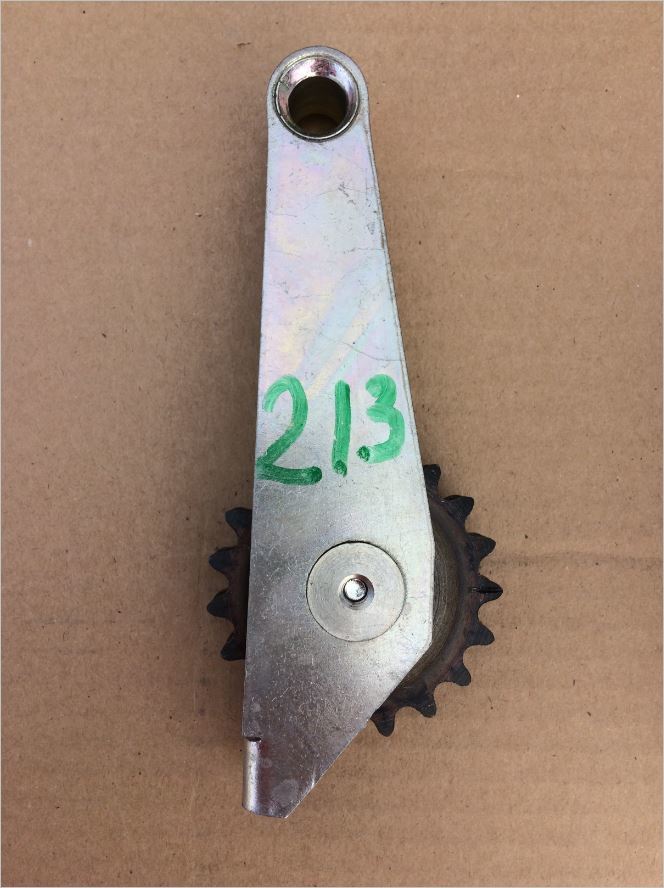 Шестерёнчатый башмак 2101-2107. Башмак натяжитель цепи ваз 2106 звездочка. Башмак натяжитель цепи ваз 2101. Шестеренчатый натяжитель цепи ваз. Башмак шестеренчатый 2106.