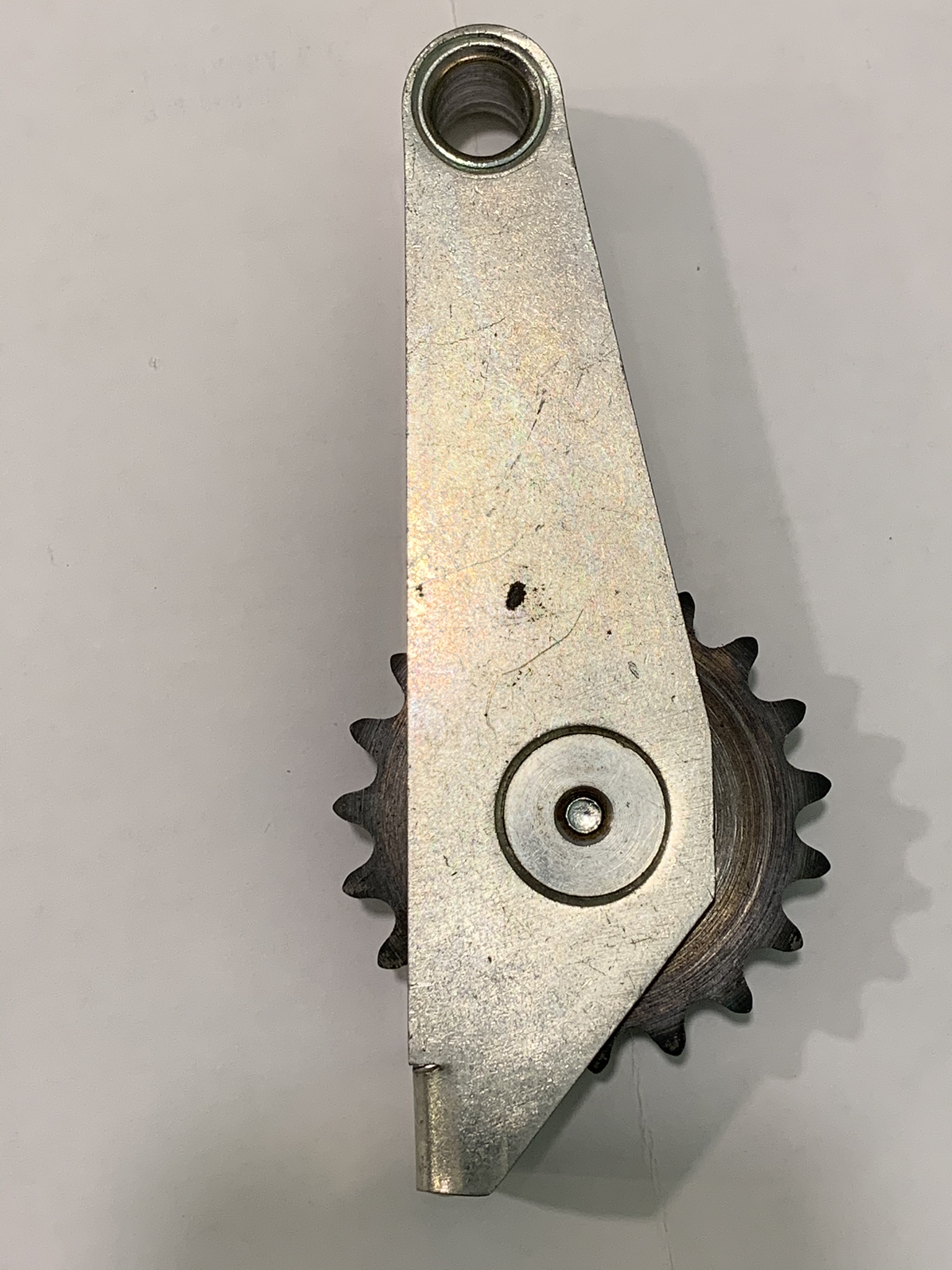 6. Шестеренчатый башмак натяжителя 2103. Шестеренчатый башмак. Шестерёнчатый башмак 2101-2107. Башмак шестерёнчатый ваз 2107.