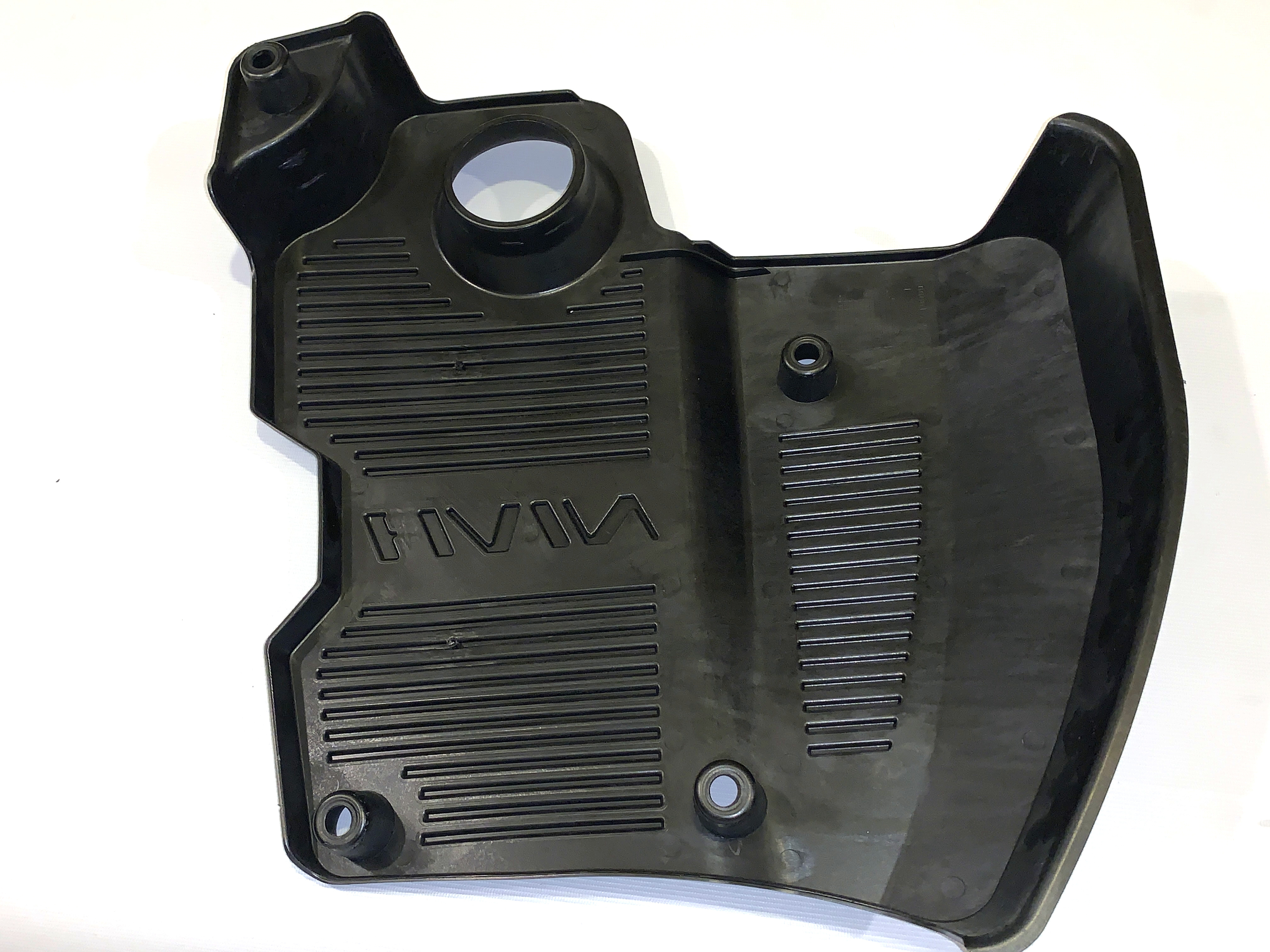 Верхняя крышка двигателя нива шевроле. Экран двигателя нива 2123. Большая. *крышка двигателя верхняя 2123 шеви пластмасс стар. Экран крышка двигателя нива 21214.