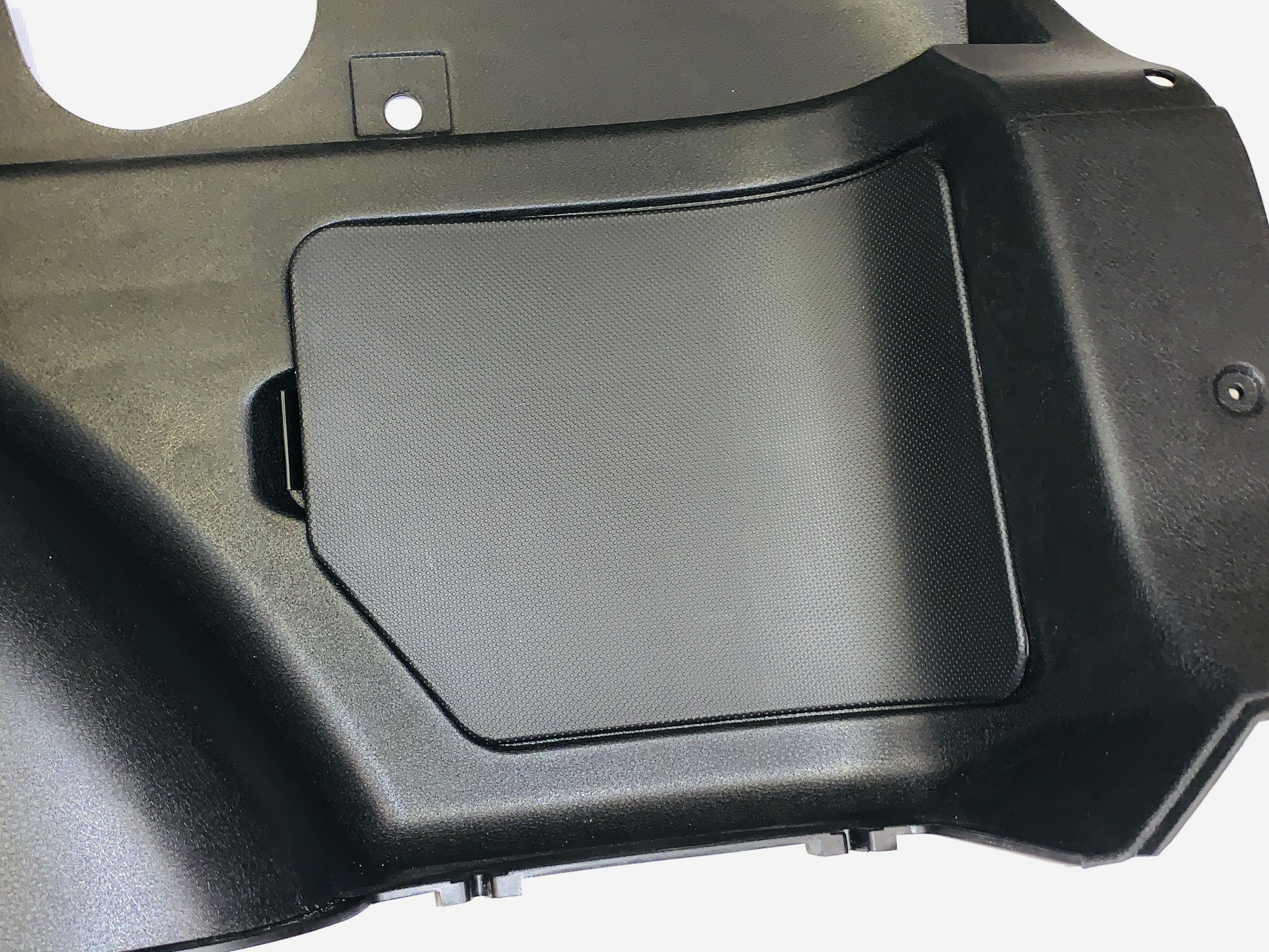 Облицовка багажника нива 21214. Обшивка багажника нива. Крышки обивки багажника нива 21213. Обшивка багажника шевроле нива 2012. Пластик багажника нива 2131.